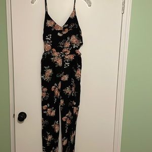 American eagle long romper size: Medium